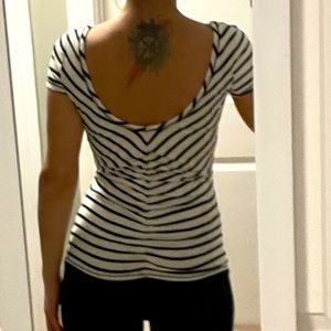Sexy low back scrunch stretchy tshirt